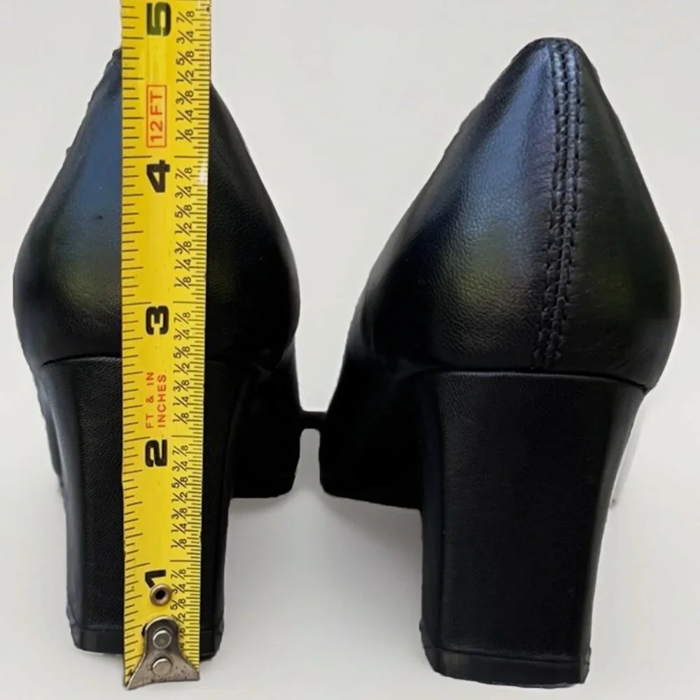 (7.5 N) TROTTERS Black Square Toe 2.5” Block Heels
